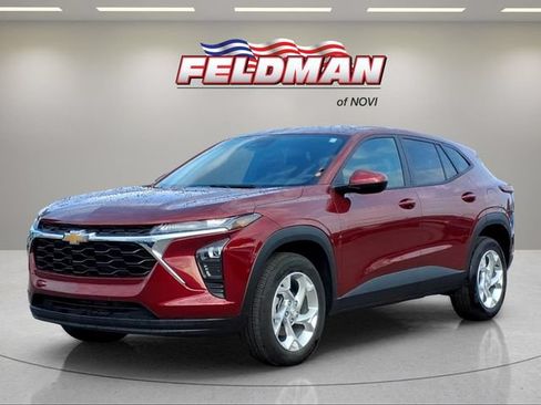Used 2024 Chevrolet Trax LS w/ LS Convenience Package FWD image 1