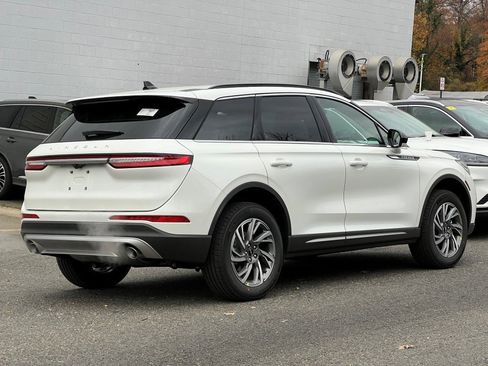 New 2026 Lincoln Corsair Premiere image 4