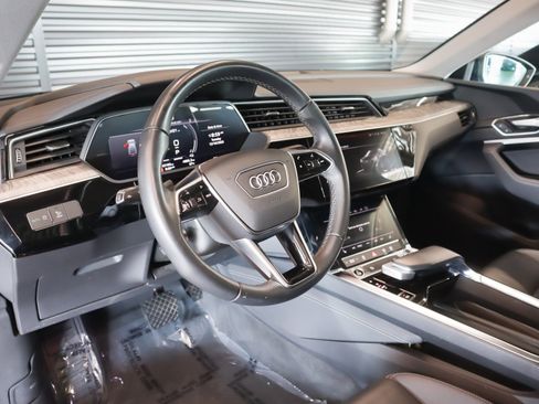 Used 2022 Audi e-tron Premium image 17