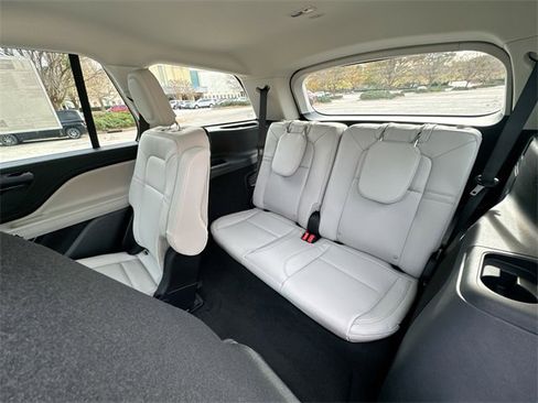 New 2026 Lincoln Aviator AWD image 24