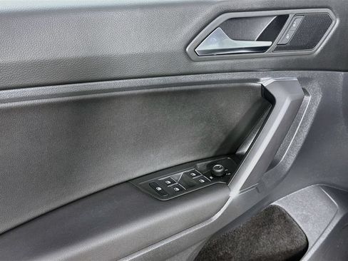 Used 2020 Volkswagen Tiguan SE w/ Panoramic Sunroof Package AWD/4WD image 20