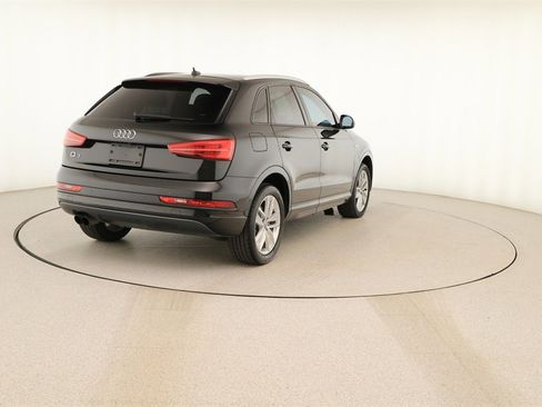 Used 2018 Audi Q3 2.0T Premium w/ Convenience Package image 6