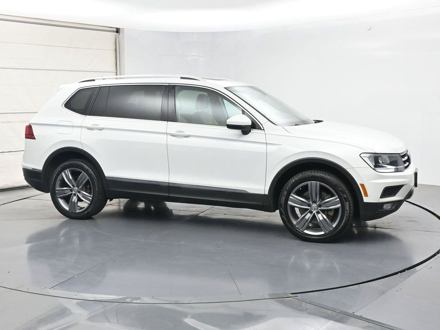 Used 2020 Volkswagen Tiguan SEL w/ 3rd Row Seat Package AWD/4WD image 26