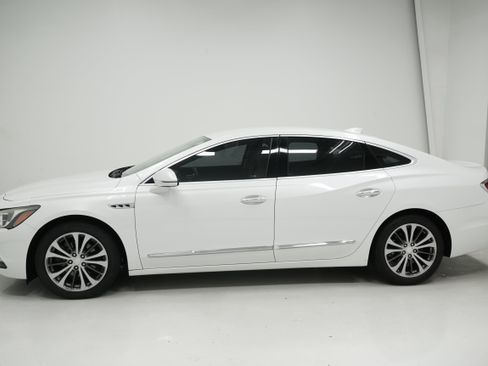 Used 2017 Buick LaCrosse Essence w/ Sights and Sounds Package FWD image 4