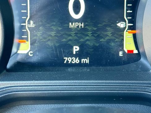 Used 2025 Jeep Wrangler Unlimited Rubicon w/ Convenience Group image 19