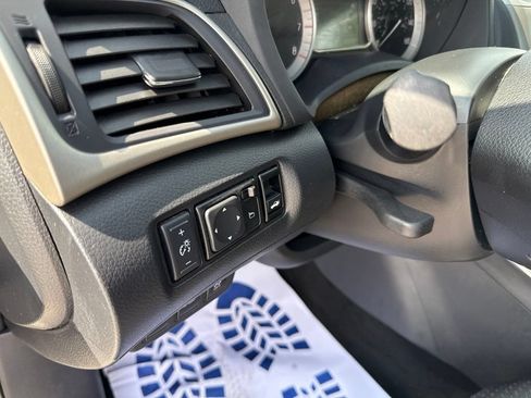 Used 2013 Nissan Sentra SR FWD image 17