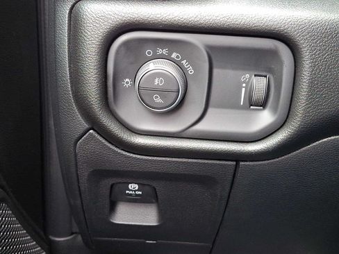 New 2026 RAM 1500 Express AWD/4WD image 18