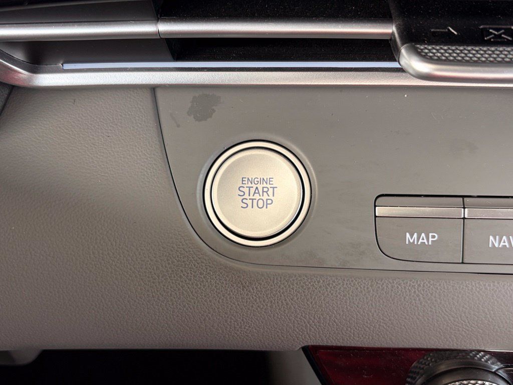 Used 2024 Hyundai Elantra SEL FWD image 27