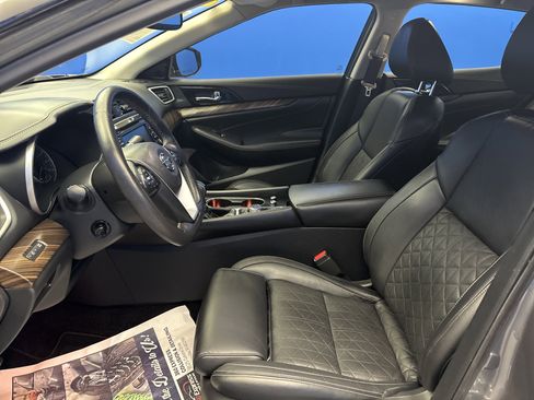 Used 2016 Nissan Maxima Platinum w/ Interior Lighting Package image 12