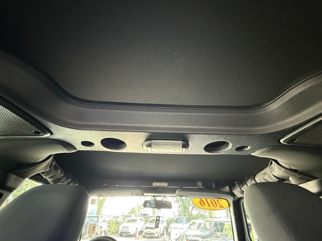 Used 2016 Jeep Wrangler Unlimited Sport AWD/4WD image 15
