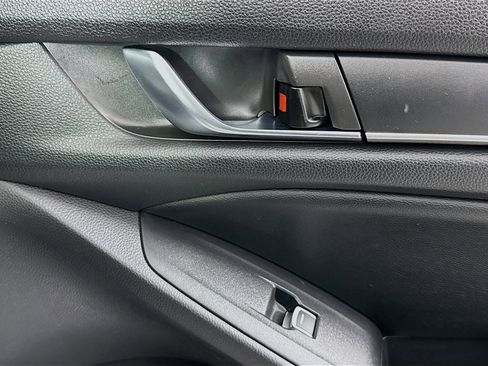 Used 2018 Honda Accord LX image 30