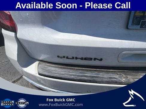Used 2023 GMC Yukon XL SLT w/ SLT Premium Package AWD/4WD image 7