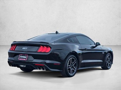 Used 2022 Ford Mustang GT RWD image 5