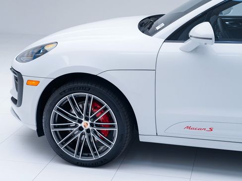 Certified 2026 Porsche Macan S AWD/4WD image 11