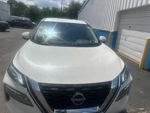 Used 2023 Nissan Rogue SV AWD/4WD image 3