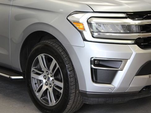 Used 2023 Ford Expedition Max Limited AWD/4WD image 3