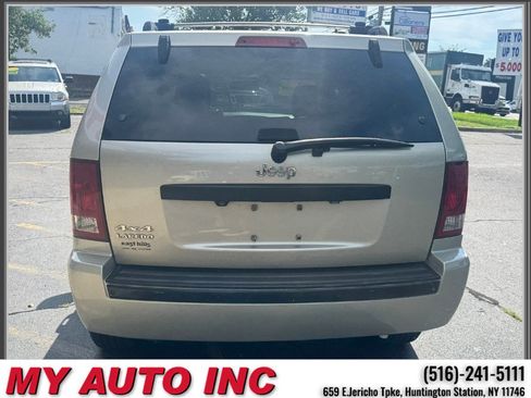 Used 2009 Jeep Grand Cherokee Laredo AWD/4WD image 5