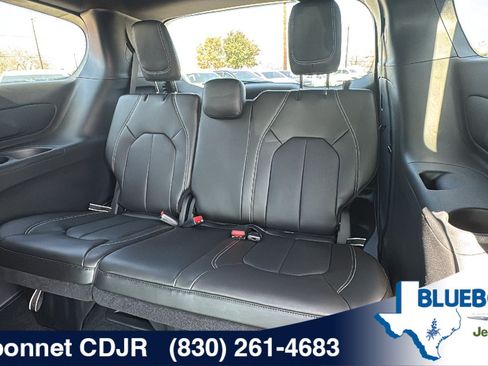 New 2026 Chrysler Pacifica Select FWD image 15