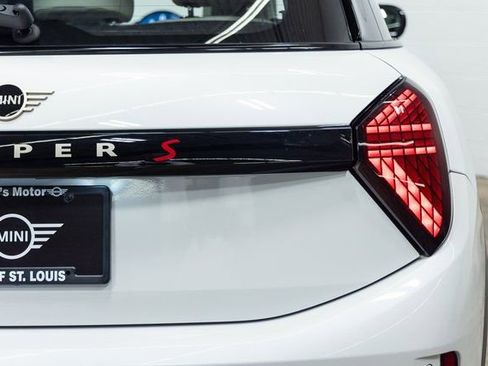 Certified 2025 MINI Cooper S image 10
