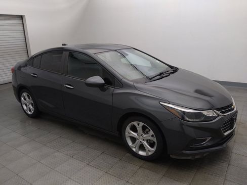 Used 2017 Chevrolet Cruze Premier FWD image 11