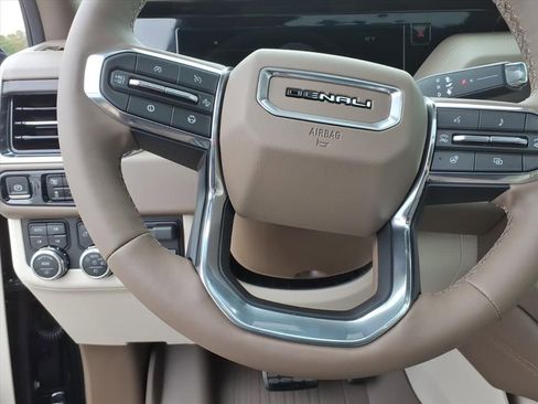 Used 2026 GMC Yukon XL Denali w/ Denali Reserve Package image 18
