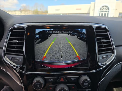 Used 2022 Jeep Grand Cherokee Limited image 28