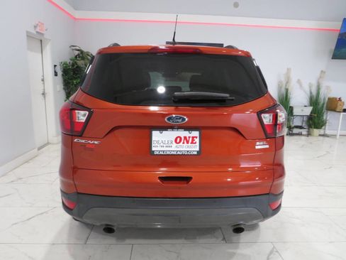 Used 2019 Ford Escape SEL image 4