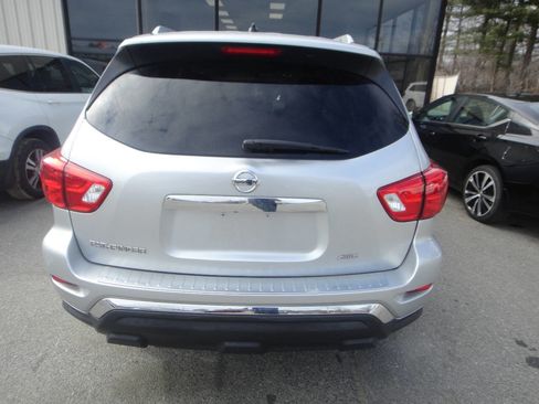 Used 2017 Nissan Pathfinder S image 5