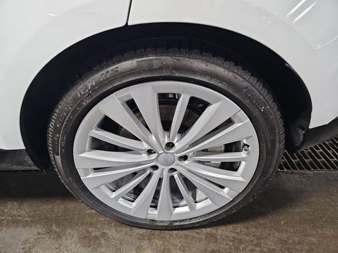 Used 2025 Land Rover Range Rover SE image 36