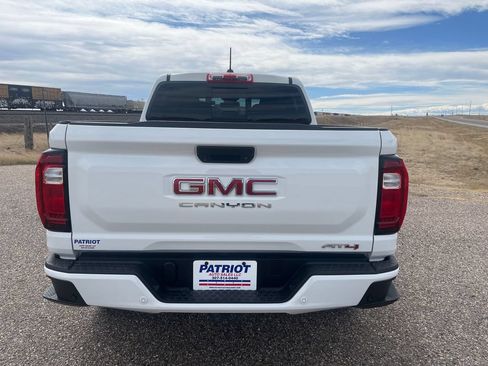 Used 2024 GMC Canyon AT4 w/ Technology Package AWD/4WD image 4