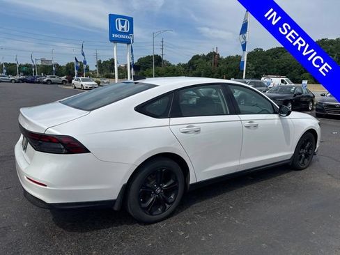 Used 2025 Honda Accord SE image 4