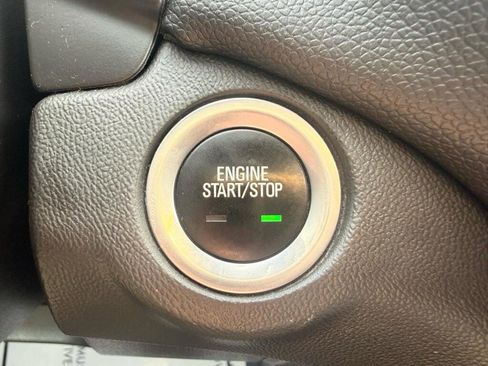 Used 2020 Chevrolet Equinox LT image 18