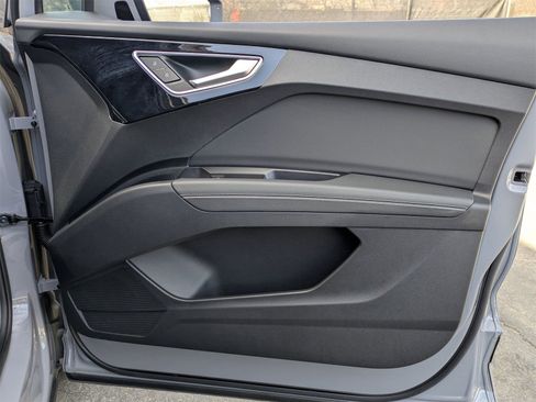 Used 2023 Audi Q4 e-tron Prestige image 20