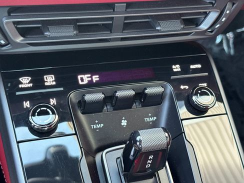 Used 2022 Porsche 911 Carrera image 20