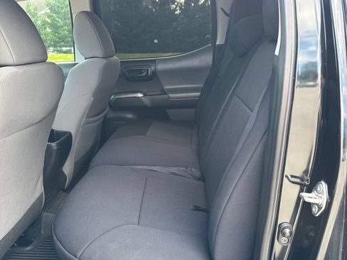 Used 2018 Toyota Tacoma SR5 AWD/4WD image 7