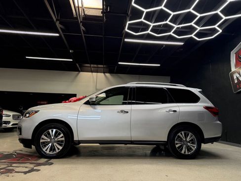 Used 2020 Nissan Pathfinder S AWD/4WD image 16