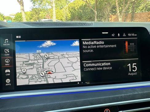 Used 2022 BMW X7 xDrive40i w/ M Sport Package AWD/4WD image 17