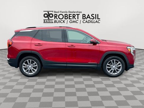 Used 2024 GMC Terrain SLT w/ LPO, Floor Liner Package AWD/4WD image 9