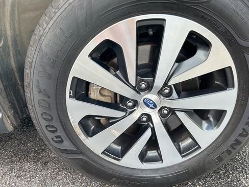 Used 2023 Subaru Outback Premium image 33