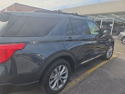 Used 2023 Ford Explorer XLT w/ Equipment Group 202A AWD/4WD image 3