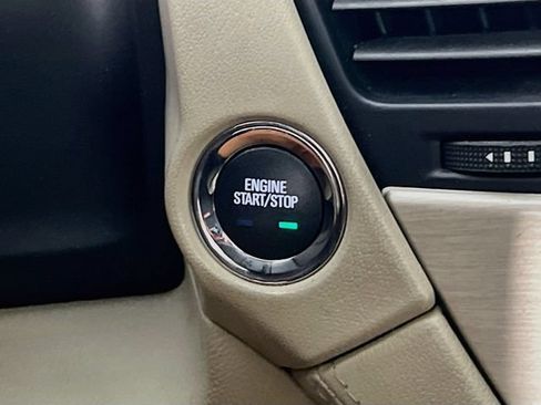 Used 2020 GMC Yukon Denali w/ Denali Ultimate Package AWD/4WD image 16