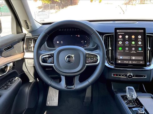 Used 2026 Volvo XC90 B6 Plus w/ Protection Package AWD/4WD image 8