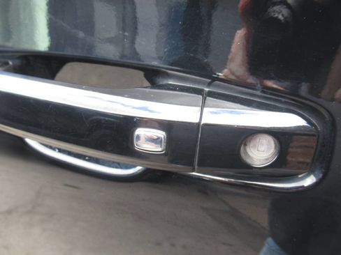 Used 2021 Chevrolet Tahoe Z71 image 17