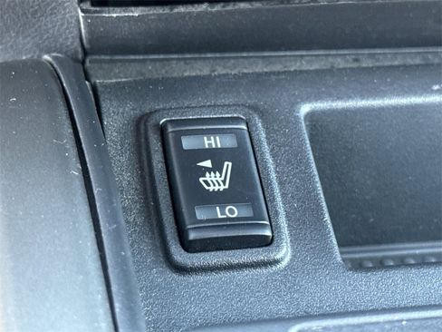 Certified 2024 Nissan Titan SV w/ SV Bronze Edition Package image 37