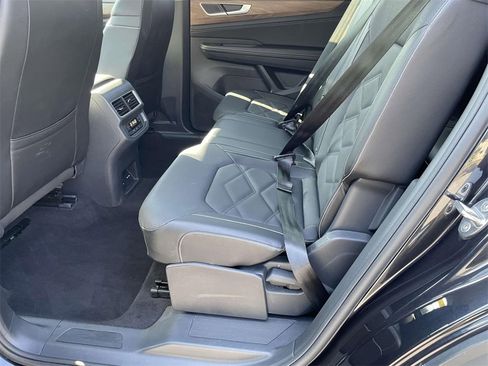 Used 2024 Volkswagen Atlas SE image 10