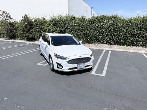 Used 2019 Ford Fusion Titanium FWD image 2