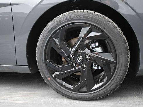 New 2026 Hyundai Elantra SEL Sport FWD image 10