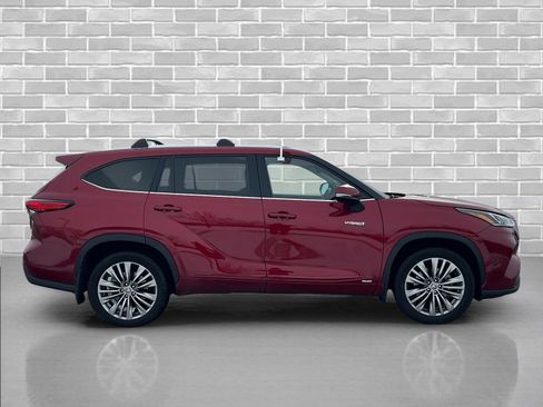 Used 2021 Toyota Highlander Platinum image 6