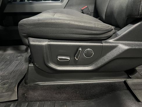 Used 2016 Ford F150 XLT w/ Equipment Group 302A Luxury AWD/4WD image 24