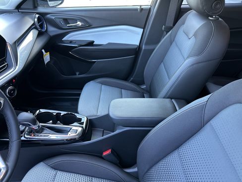 New 2025 Chevrolet Trax LT w/ Driver Confidence Package image 18